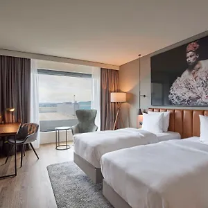 4* فندق Radisson Blu Zurich Airport